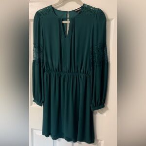 Express Festive Holiday Green Lace Accent Elastic Waist Midi Dress Size Small